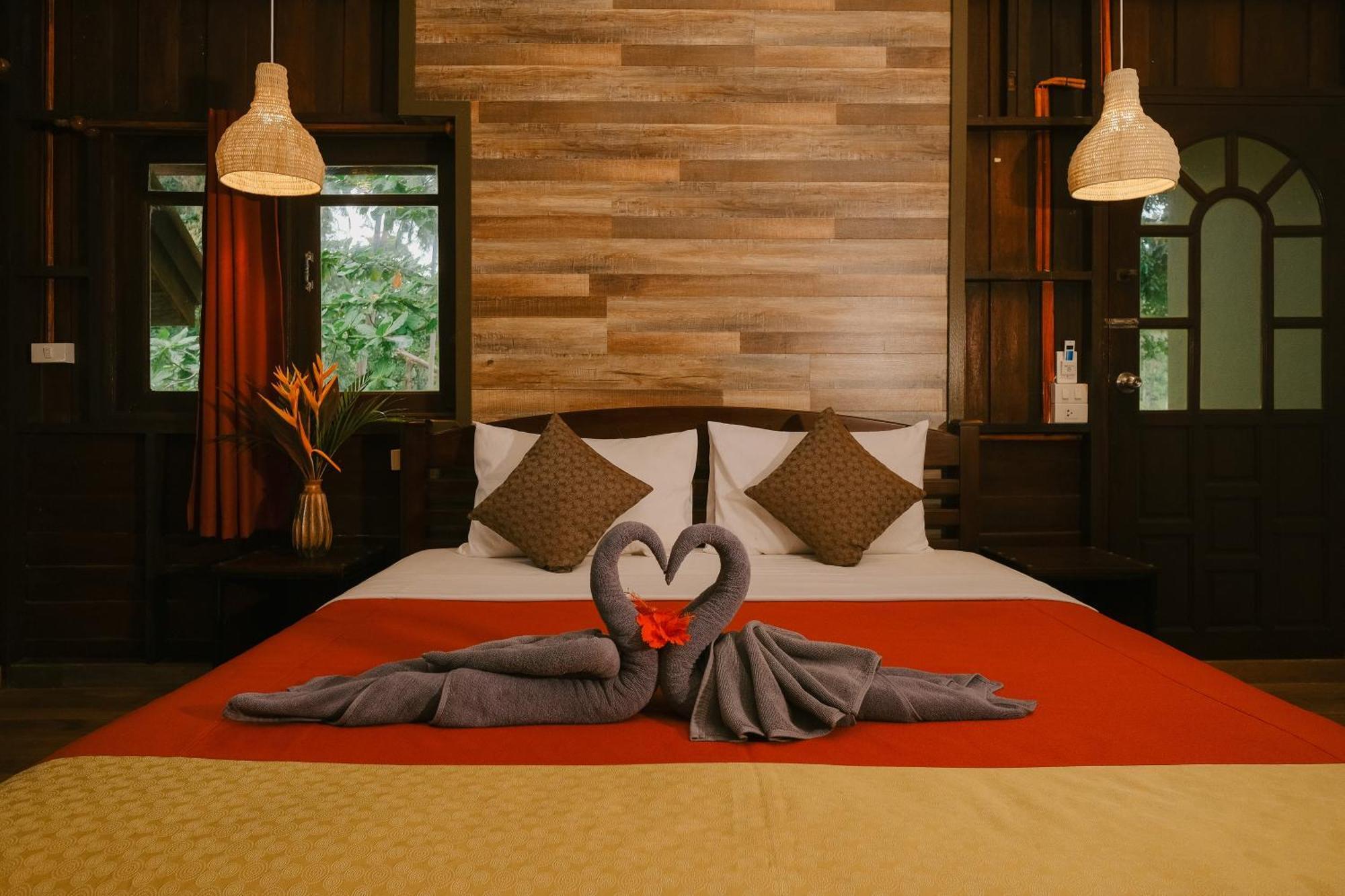 Joy Bungalow Resort And Restaurant Koh Jum Exterior photo