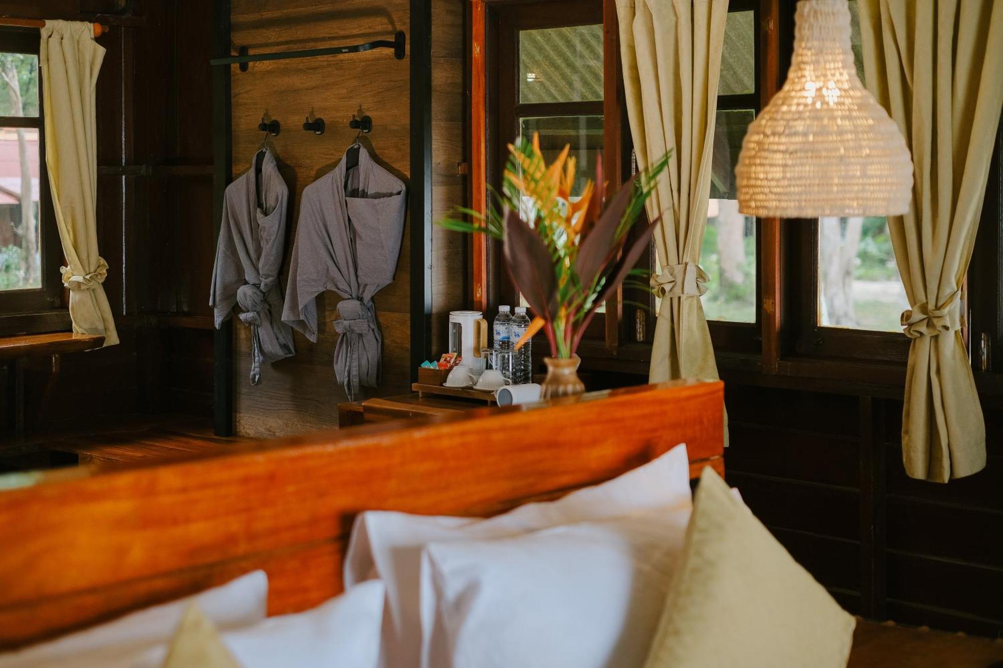 Joy Bungalow Resort And Restaurant Koh Jum Exterior photo