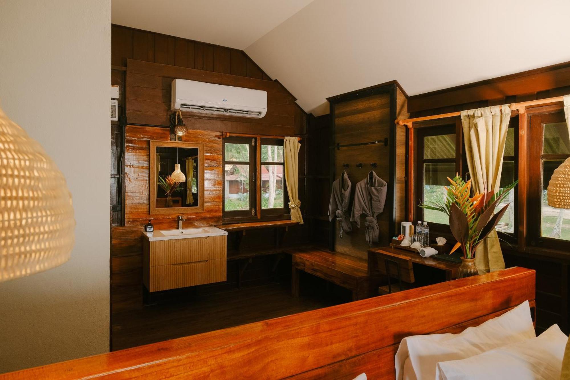 Joy Bungalow Resort And Restaurant Koh Jum Exterior photo