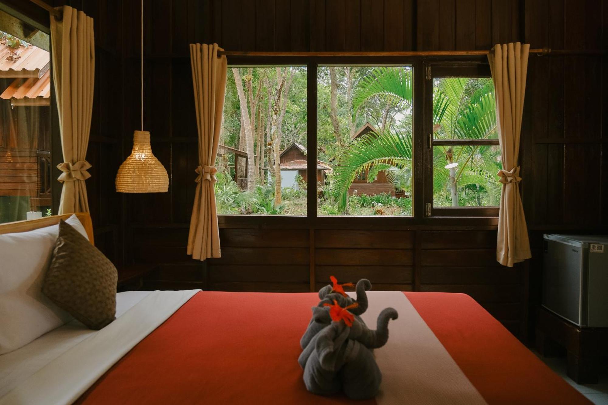 Joy Bungalow Resort And Restaurant Koh Jum Exterior photo